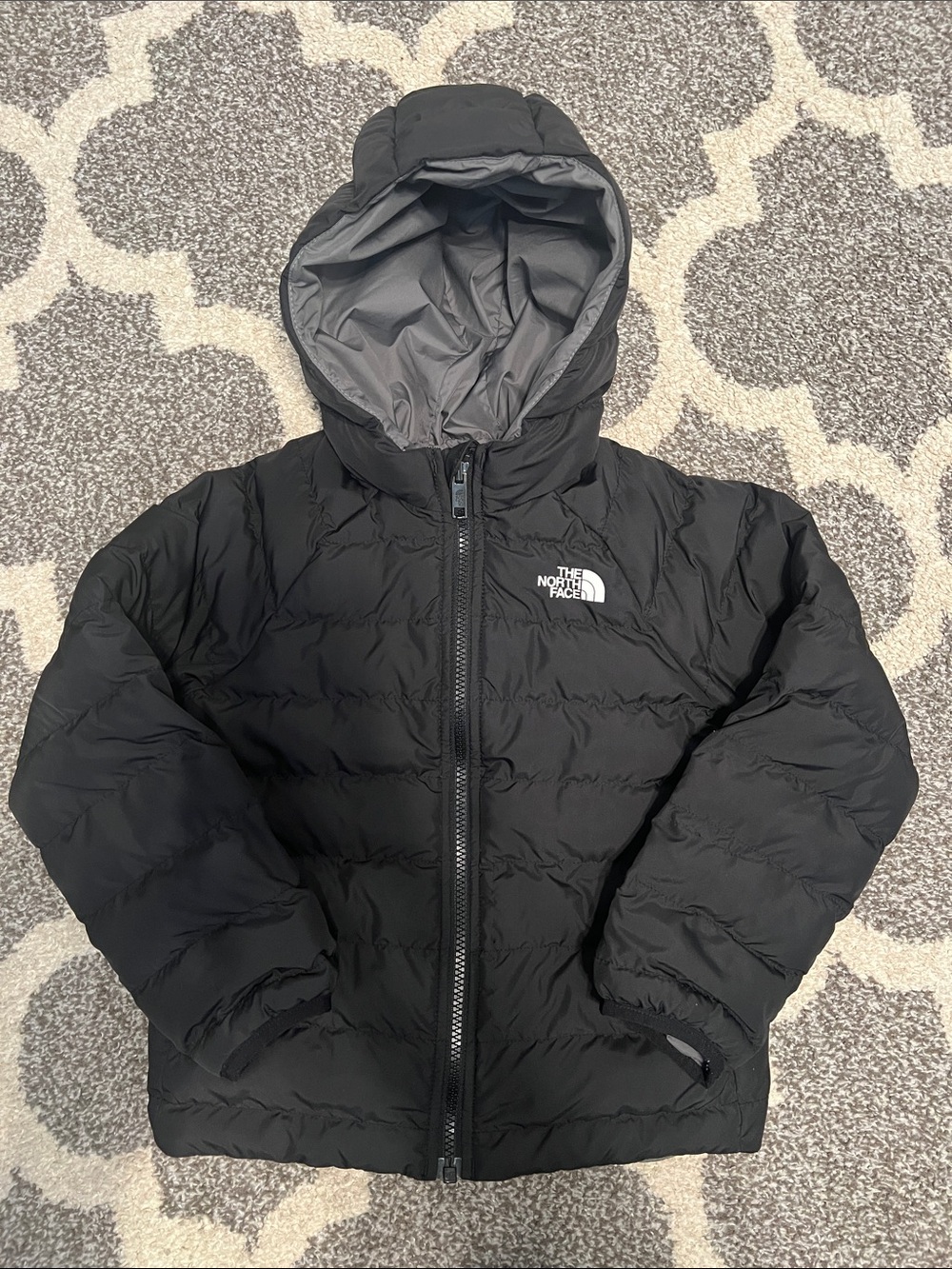 Boys’ The North Face Perrito reversible hood puffer jacket, black/grey, sz 6 EUC